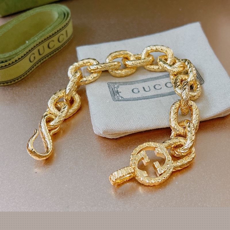 G*u*i bracelets